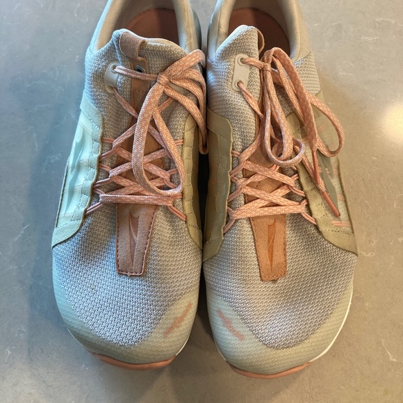 Altra Women's Athletic Shoes - Gray and Pink - Picture 2 of 4